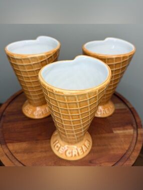 Set of 3 Williams-Sonoma Ice Cream Serving Dishes